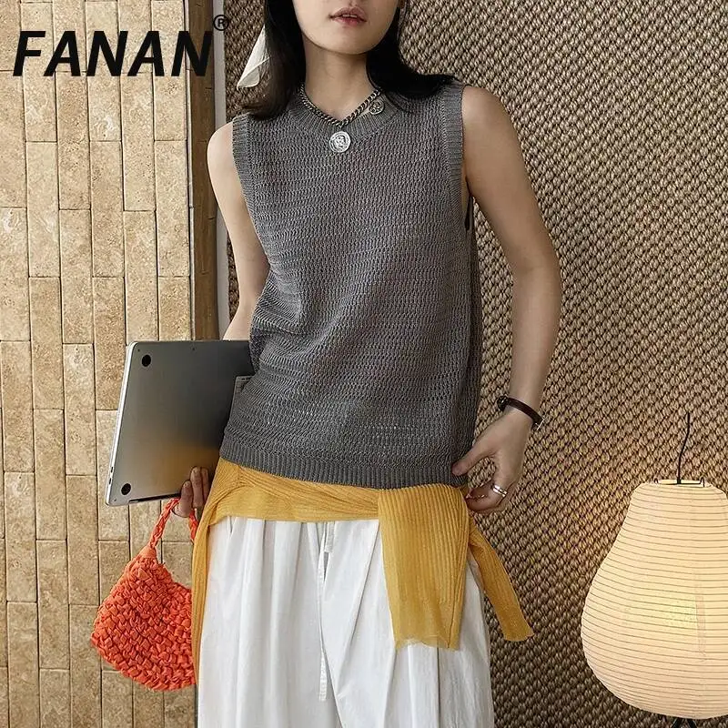 FANAN Summer New Korean Style Workwear Round Neck Hollow Design Sleeveless Vest Comfortable Slimming Top For Women
FANAN Summer New Korean Style Workwear Round Neck Hollow Design Sleeveless Vest Comfortable Slimming Top For Women