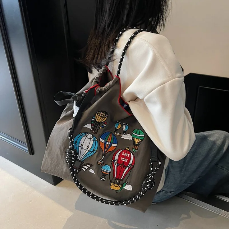 Popular Classic Women's Tote Bags In Luxurious Leather, Roomy Main Section And Side Pockets, Perfect For Shopping Or Beach
Popular Classic Women's Tote Bags In Luxurious Leather, Roomy Main Section And Side Pockets, Perfect For Shopping Or Beach