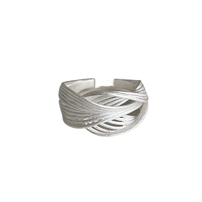 Sterling silver burnt white matte irregular line ring niche design high-end ring
Sterling silver burnt white matte irregular line ring niche design high-end ring