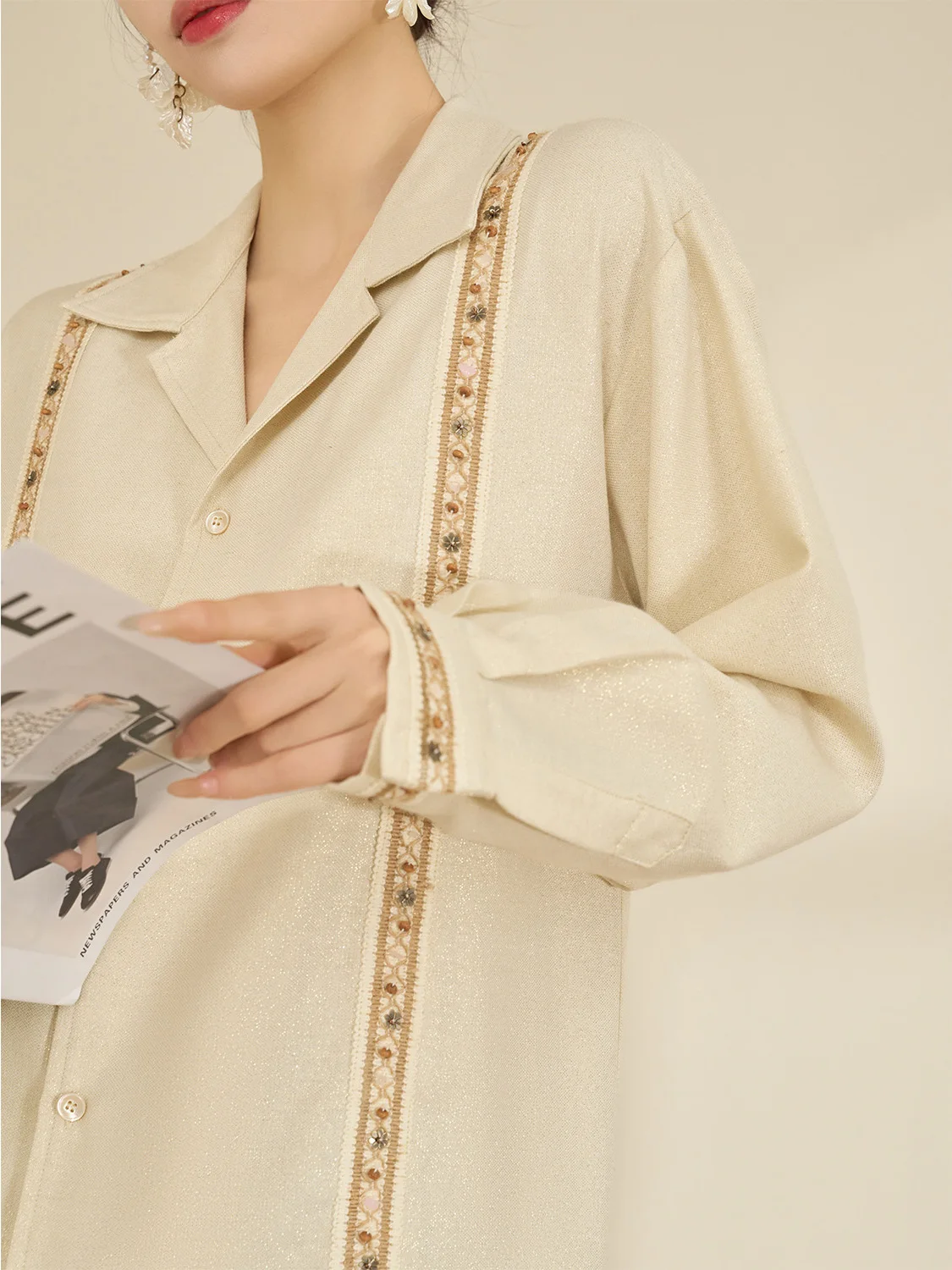 Женская винтажная вышитая блузка Flowing Era, весна 2026, новая коллекция, с красивым тканым поясом, с цветочным узором, длинный рукав
Женская винтажная вышитая блузка Flowing Era, весна 2026, новая коллекция, с красивым тканым поясом, с цветочным узором, длинный рукав