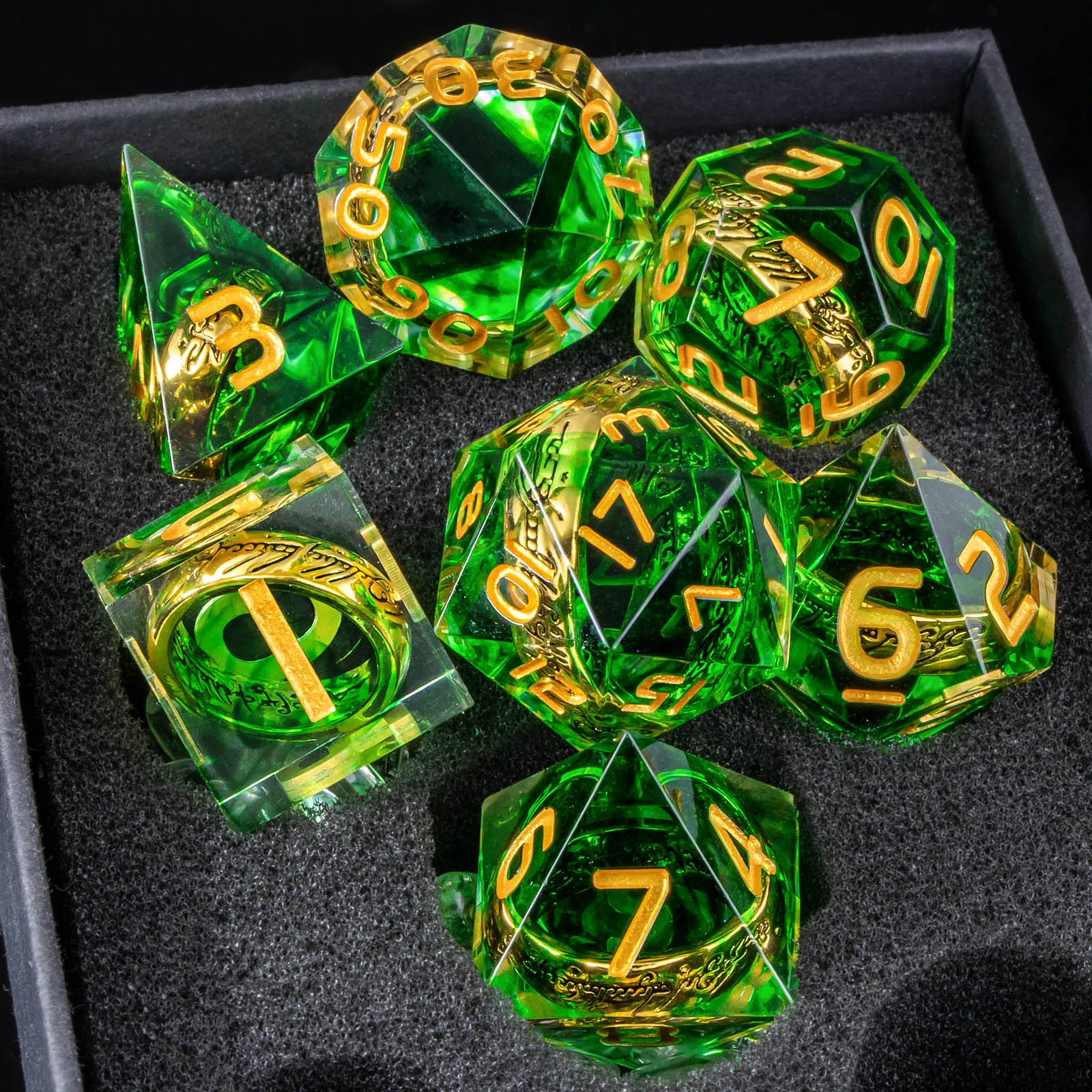 Набор кубиков Magic Lord Rings, кости Green Dungeon Dragon DnD, набор кубиков LOTR D&D из смолы для ролевых игр, кости D и D с острыми краями
Набор кубиков Magic Lord Rings, кости Green Dungeon Dragon DnD, набор кубиков LOTR D&D из смолы для ролевых игр, кости D и D с острыми краями