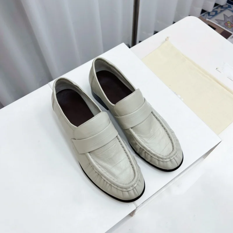 Soft leather versatile flat loafers, pleated small leather shoes, driving and walking shoes for women
Soft leather versatile flat loafers, pleated small leather shoes, driving and walking shoes for women