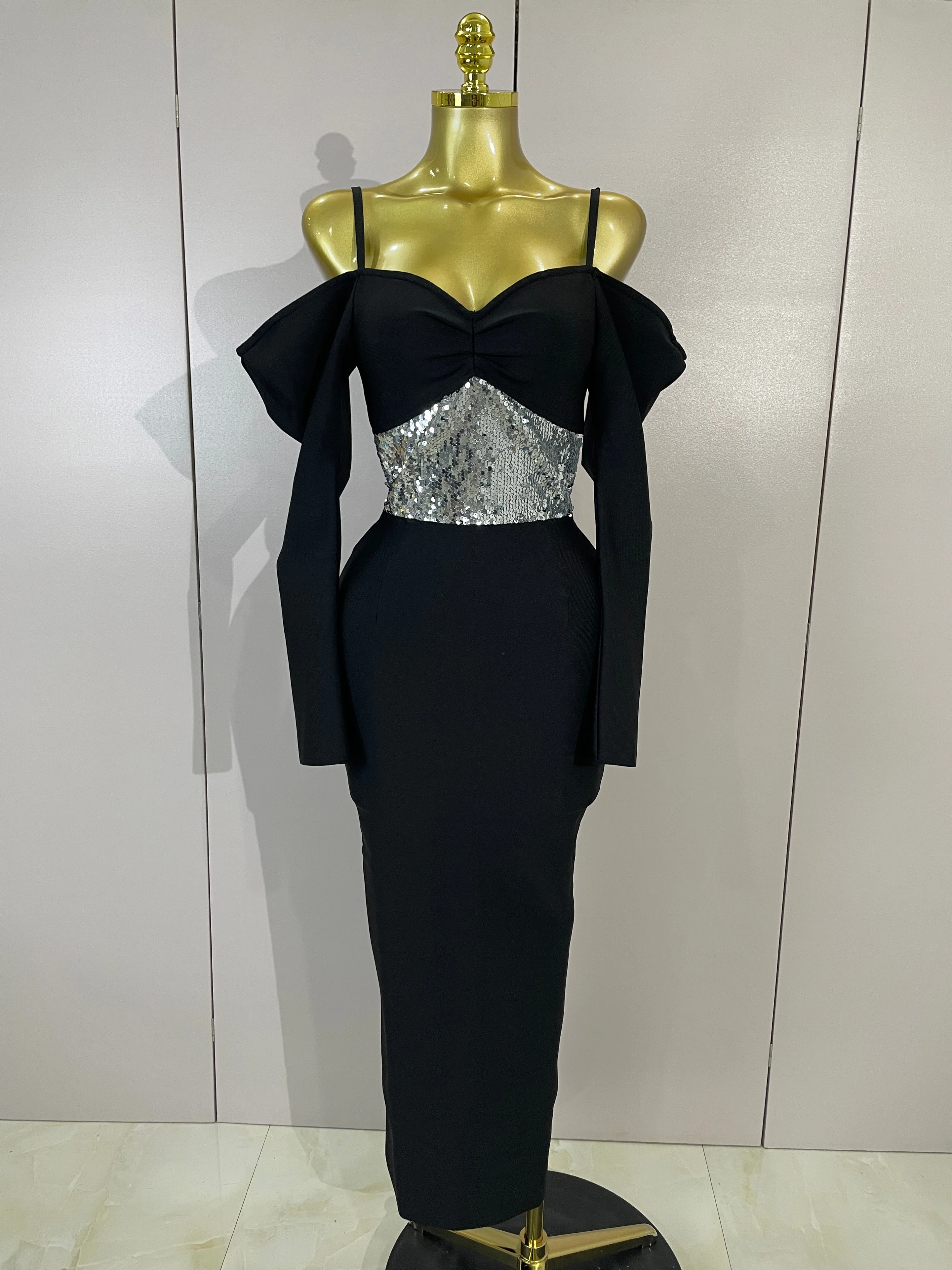 Women Elegant Off-The-Shoulder Shiny Crystal Black Bodycon Bandage Long Dress Evening Party Luxury Birthday Wedding Guest Dress
Women Elegant Off-The-Shoulder Shiny Crystal Black Bodycon Bandage Long Dress Evening Party Luxury Birthday Wedding Guest Dress