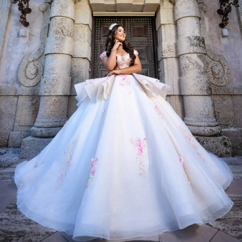 Белое блестящее платье принцессы Quinceanera с аппликацией из кружева и бусин, тюлевое платье Sweet 16, бальное платье в форме сердца, Vestidos 15 De Anos
Белое блестящее платье принцессы Quinceanera с аппликацией из кружева и бусин, тюлевое платье Sweet 16, бальное платье в форме сердца, Vestidos 15 De Anos
