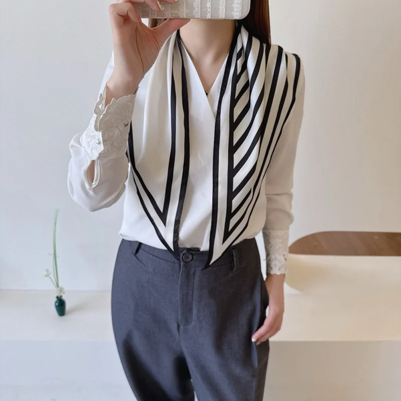 Diagonal striped faux silk scarf women, elegant neck scarf, high-quality fashionable silk scarf, casual and versati
Diagonal striped faux silk scarf women, elegant neck scarf, high-quality fashionable silk scarf, casual and versati