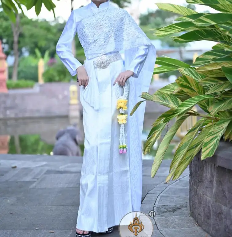 Thai Clothing Thailand Traditional Dress Woman Festival Spring Vintage Whtie Stage Suit
Thai Clothing Thailand Traditional Dress Woman Festival Spring Vintage Whtie Stage Suit