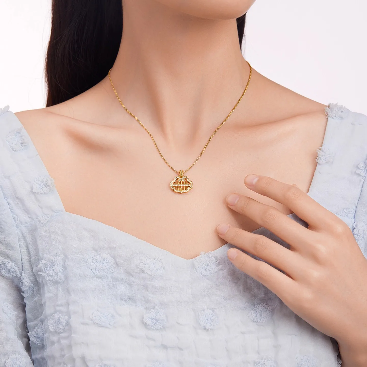 18K Gold Abacus Lock Pendant Necklace for Women AU750 Clavicle Chain Peace Lock Jewelry Birthday Gift for Girlfriend
18K Gold Abacus Lock Pendant Necklace for Women AU750 Clavicle Chain Peace Lock Jewelry Birthday Gift for Girlfriend