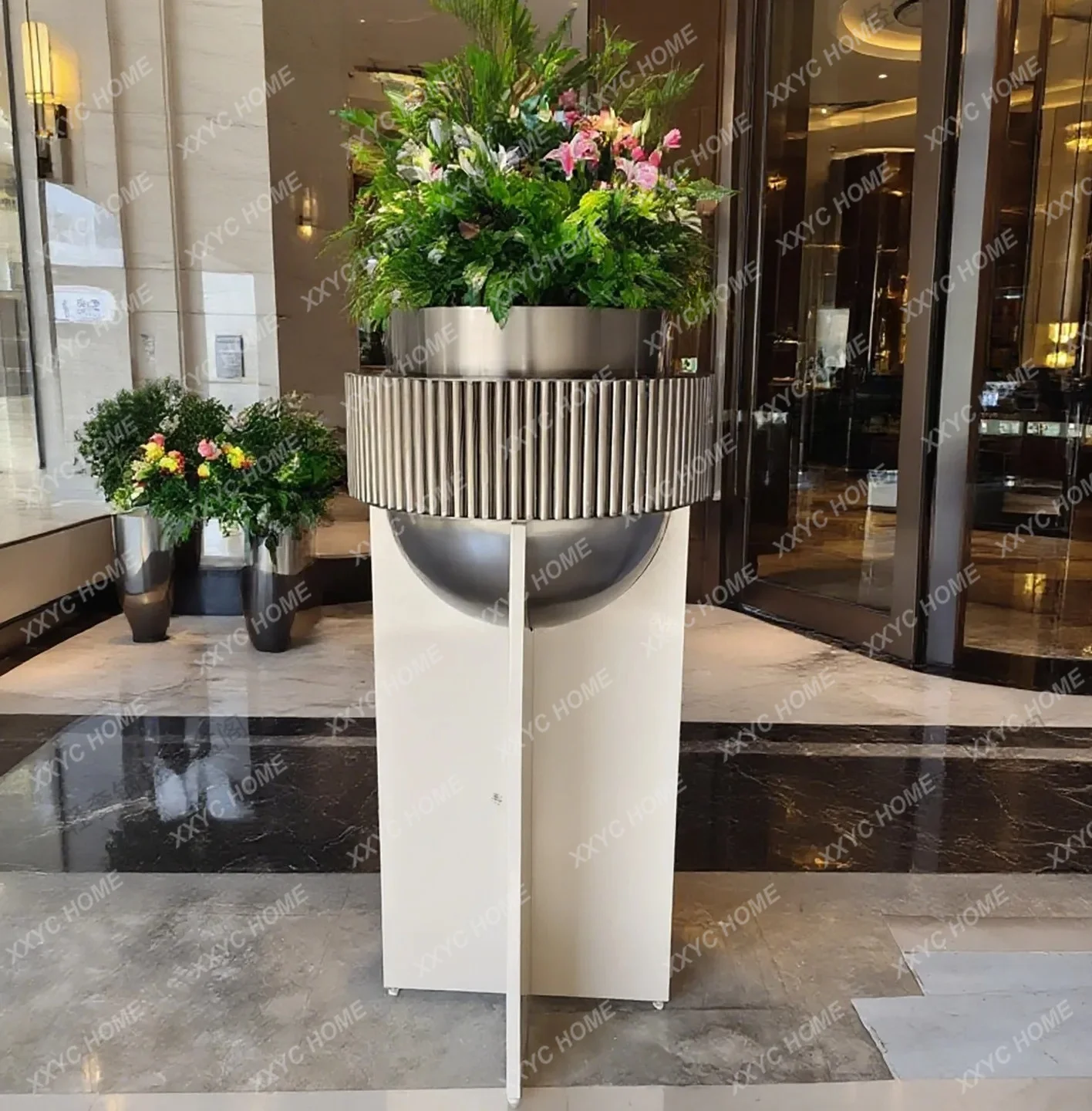 Stainless steel flower pot floor-to-ceiling flower device is suitable for office buildings, shopping malls, hotel living rooms
Stainless steel flower pot floor-to-ceiling flower device is suitable for office buildings, shopping malls, hotel living rooms
