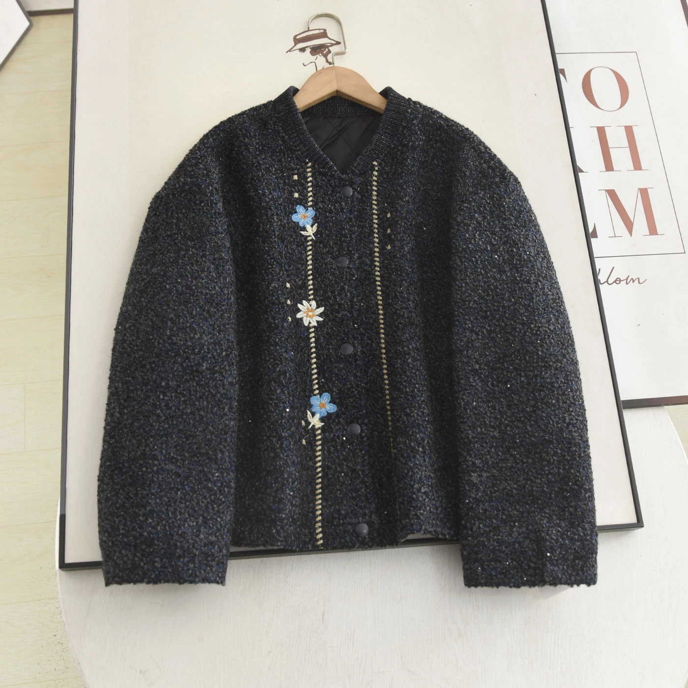 Универсальная утепленная хлопковая бейсбольная куртка для похудения, осенне-зимняя, повседневная, свободного кроя, женская модная верхняя одежда
Универсальная утепленная хлопковая бейсбольная куртка для похудения, осенне-зимняя, повседневная, свободного кроя, женская модная верхняя одежда