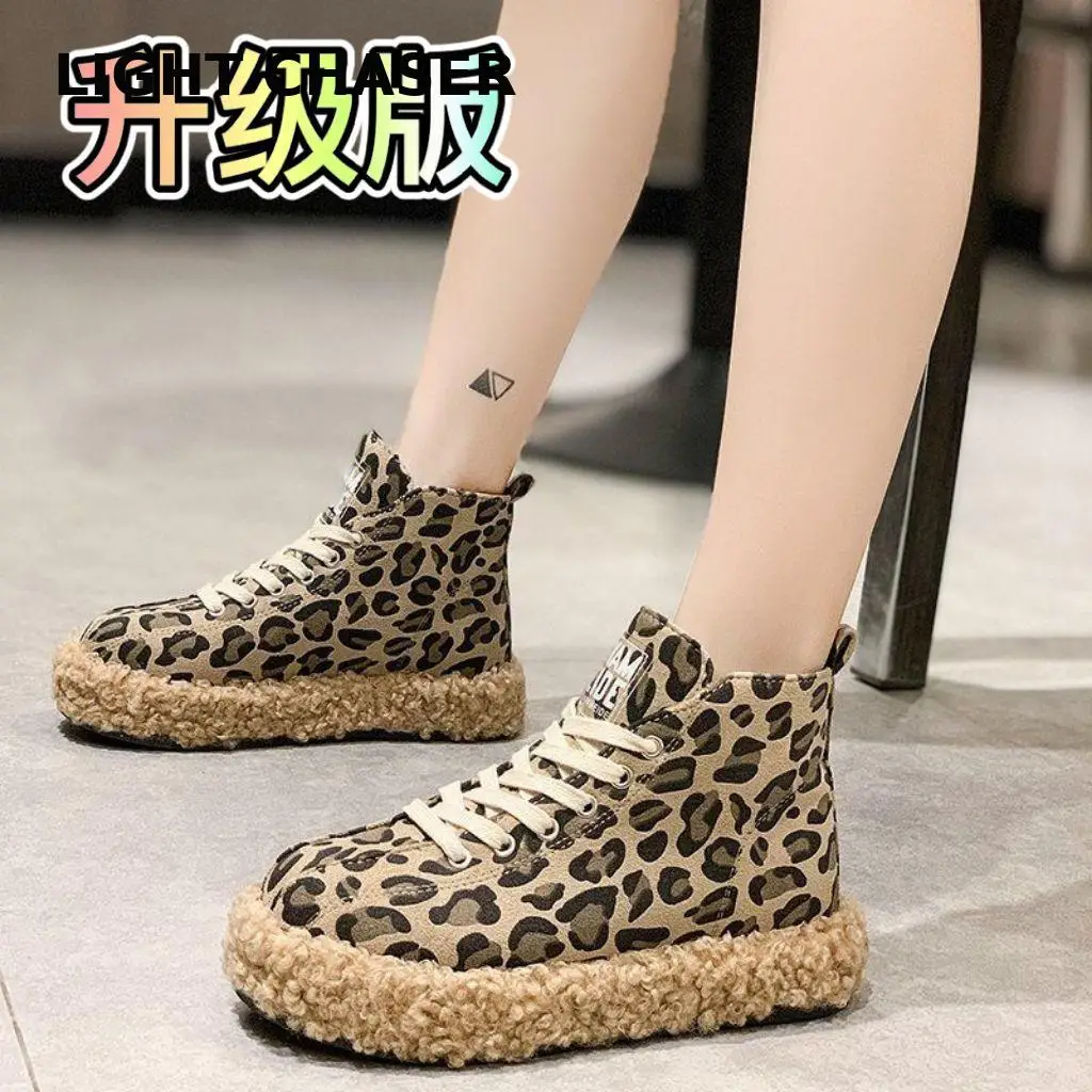 2023 Women Winter Boots Warm Plush Velvet Ankle Snow Boots Lace Up Soft Winter Sneakers Comfortable Cotton Shoes for Women
2023 Women Winter Boots Warm Plush Velvet Ankle Snow Boots Lace Up Soft Winter Sneakers Comfortable Cotton Shoes for Women