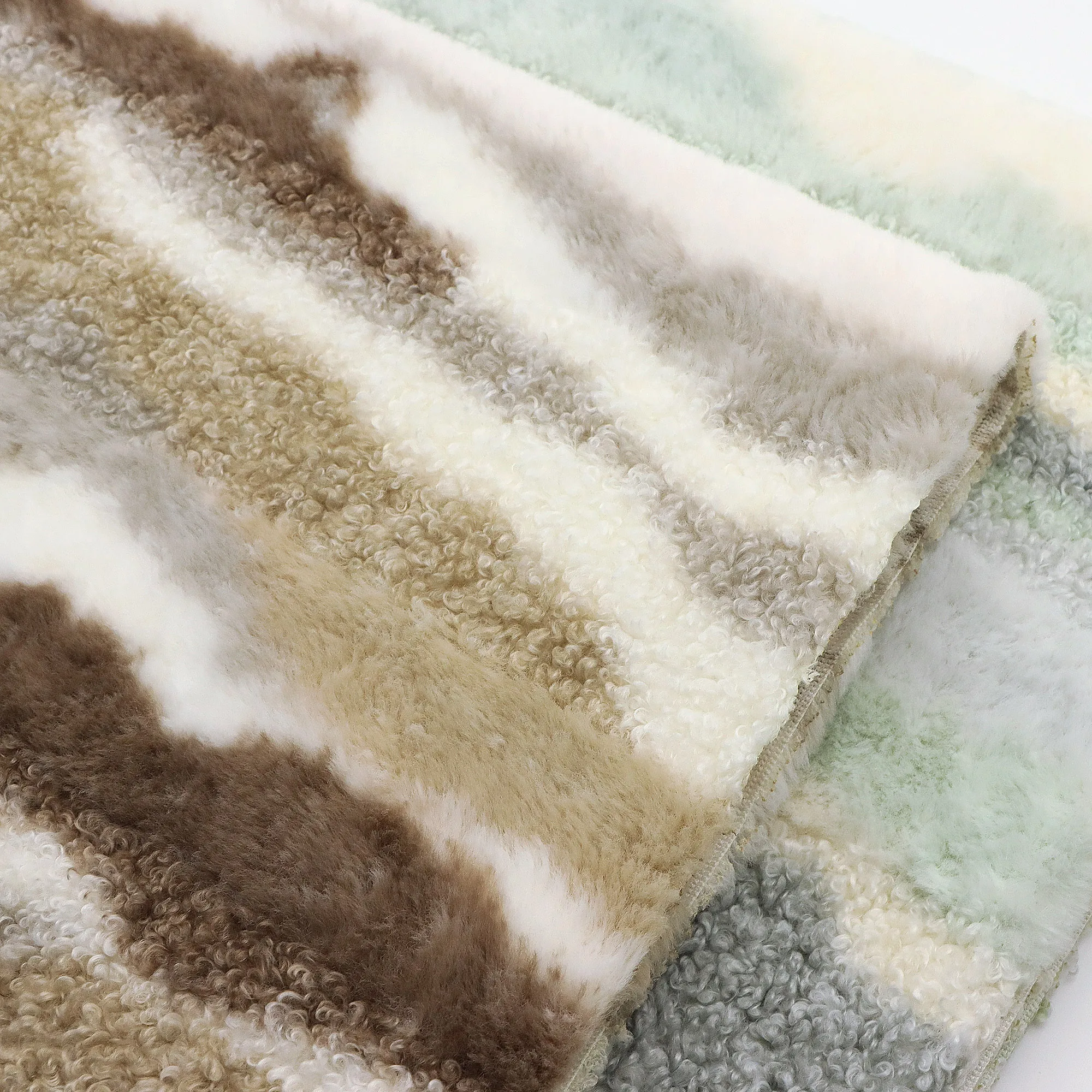 Pre-cut 19.68x66.92cm Luxurious Faux Rabbit Fur Fabric - Soft Plush Polyester
Pre-cut 19.68x66.92cm Luxurious Faux Rabbit Fur Fabric - Soft Plush Polyester
