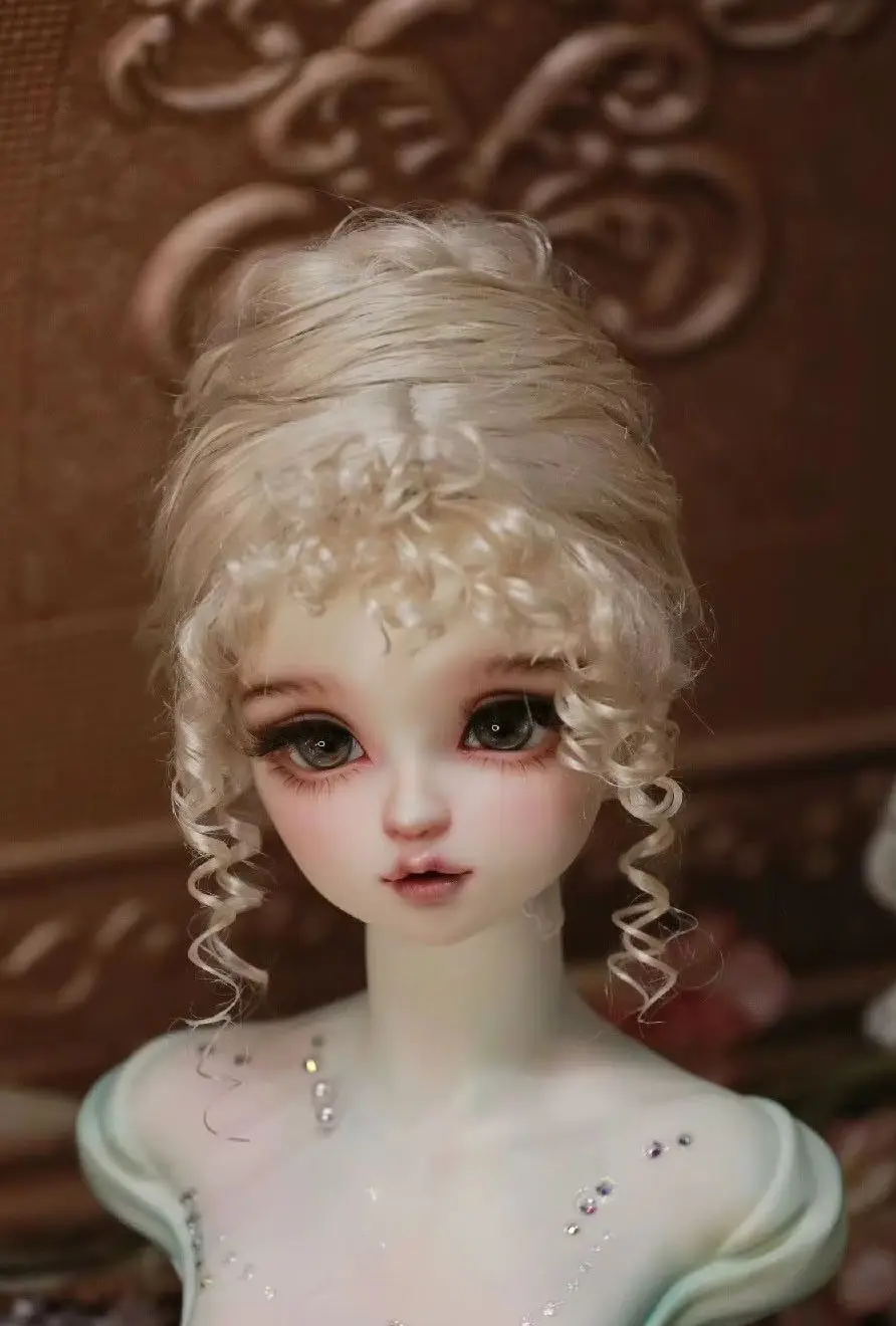 Парик куклы bjd в европейском стиле, подходит для окружности головы куклы 20-24 см, 1/3 золота, имитация мохера, укладка волос, бесплатная доставка
Парик куклы bjd в европейском стиле, подходит для окружности головы куклы 20-24 см, 1/3 золота, имитация мохера, укладка волос, бесплатная доставка
