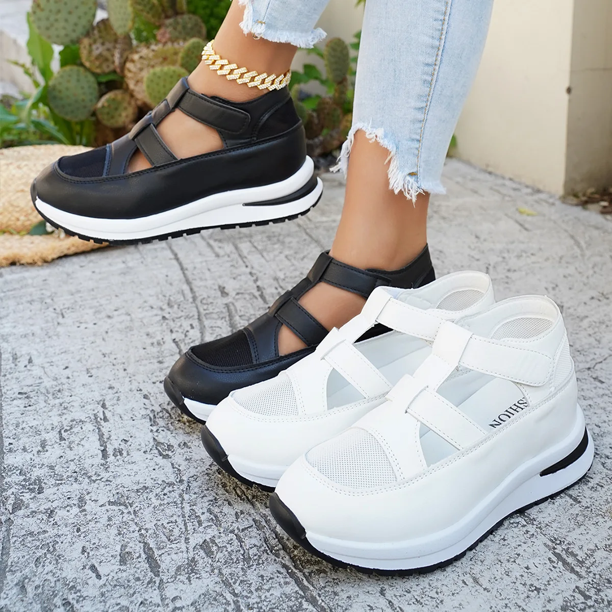 Women's oversized hollowed out casual sandals with thin mesh and thick sole for increased comfort in summer
Women's oversized hollowed out casual sandals with thin mesh and thick sole for increased comfort in summer