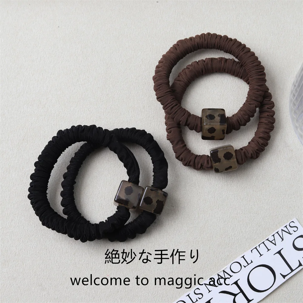 1Pcs Premium Cube Leopard Print Hair Tie Women Simple Bun Elastic Ponytail Band Headwear Gift Rope Accessory
1Pcs Premium Cube Leopard Print Hair Tie Women Simple Bun Elastic Ponytail Band Headwear Gift Rope Accessory