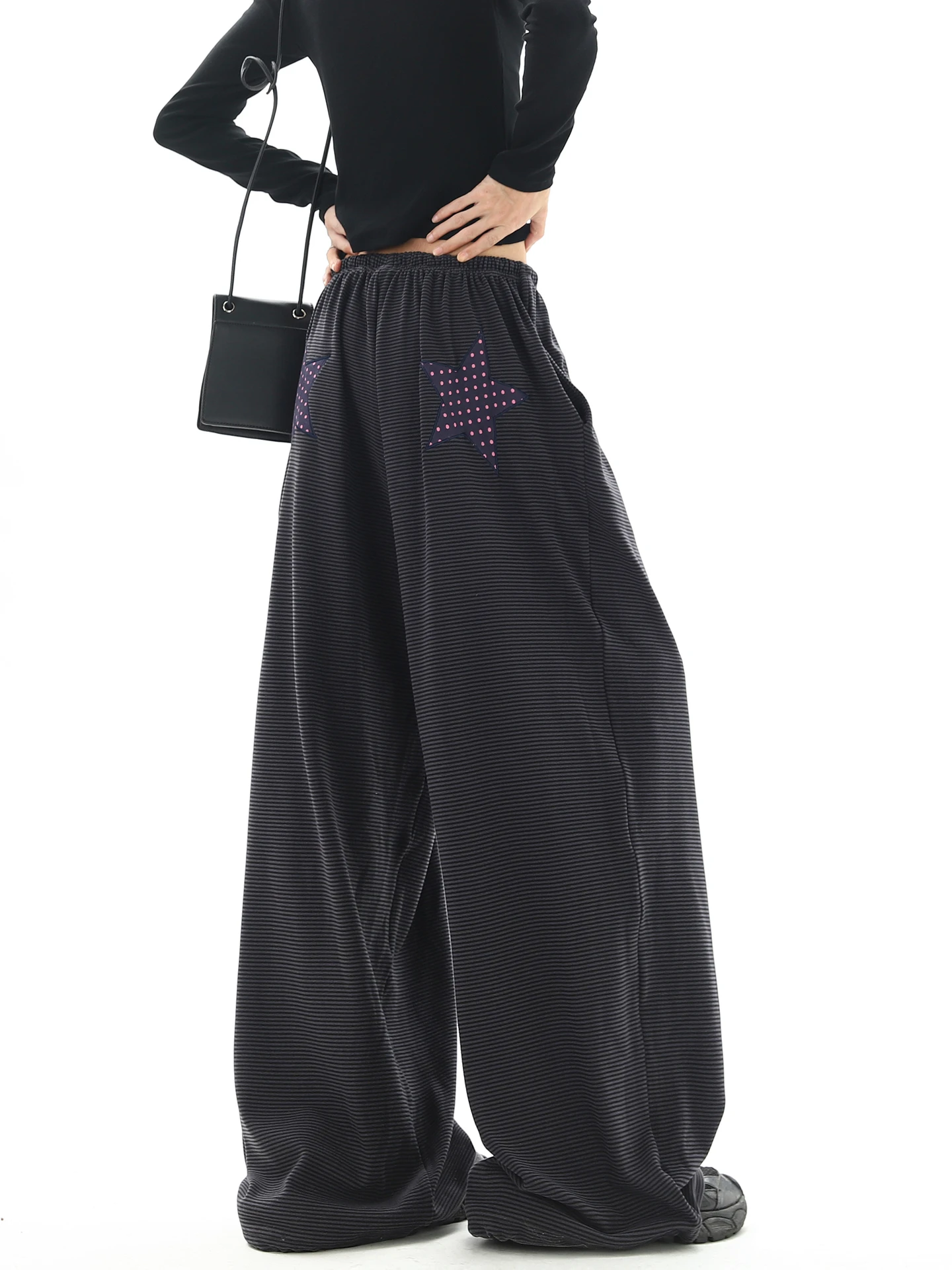 Мужские повседневные брюки в американском ретро-стиле с вышивкой и полосками, свободные, широкие, в пол, износостойкие, молодежный стиль
Мужские повседневные брюки в американском ретро-стиле с вышивкой и полосками, свободные, широкие, в пол, износостойкие, молодежный стиль