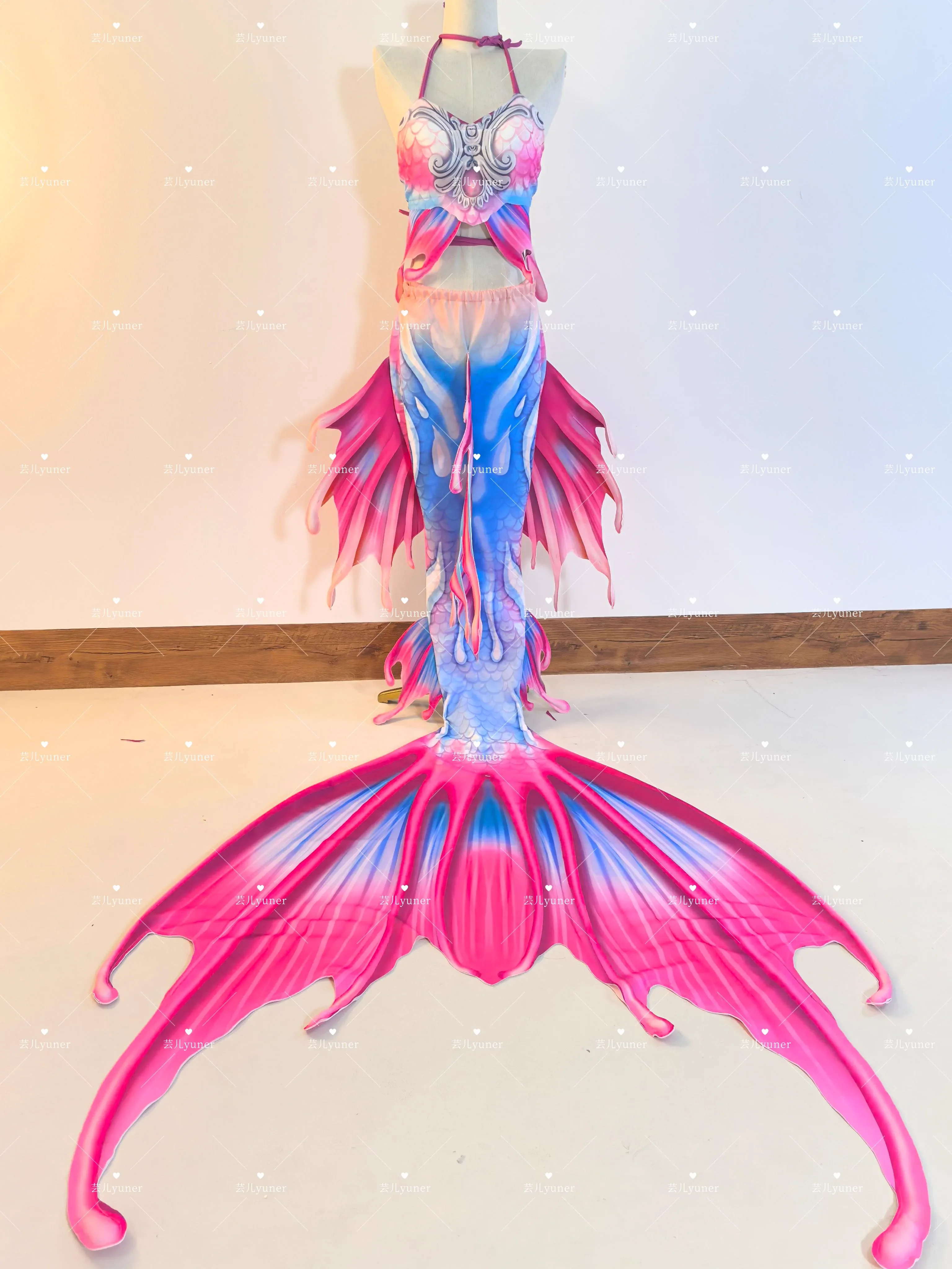 NEW Design Oceanarium Mermaid Tail Adult Swimsuit HD Fish Tail Diving Freestyle Oceanarium Performance Bikini Mermaid Costume
NEW Design Oceanarium Mermaid Tail Adult Swimsuit HD Fish Tail Diving Freestyle Oceanarium Performance Bikini Mermaid Costume