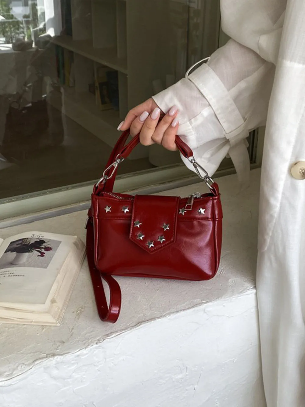 Hot Selling Women Star Shape Rivet Crossbody Bag Square Fashion Mini Phone Bag Casual Daily Shoulder Handbag For Ladies
Hot Selling Women Star Shape Rivet Crossbody Bag Square Fashion Mini Phone Bag Casual Daily Shoulder Handbag For Ladies