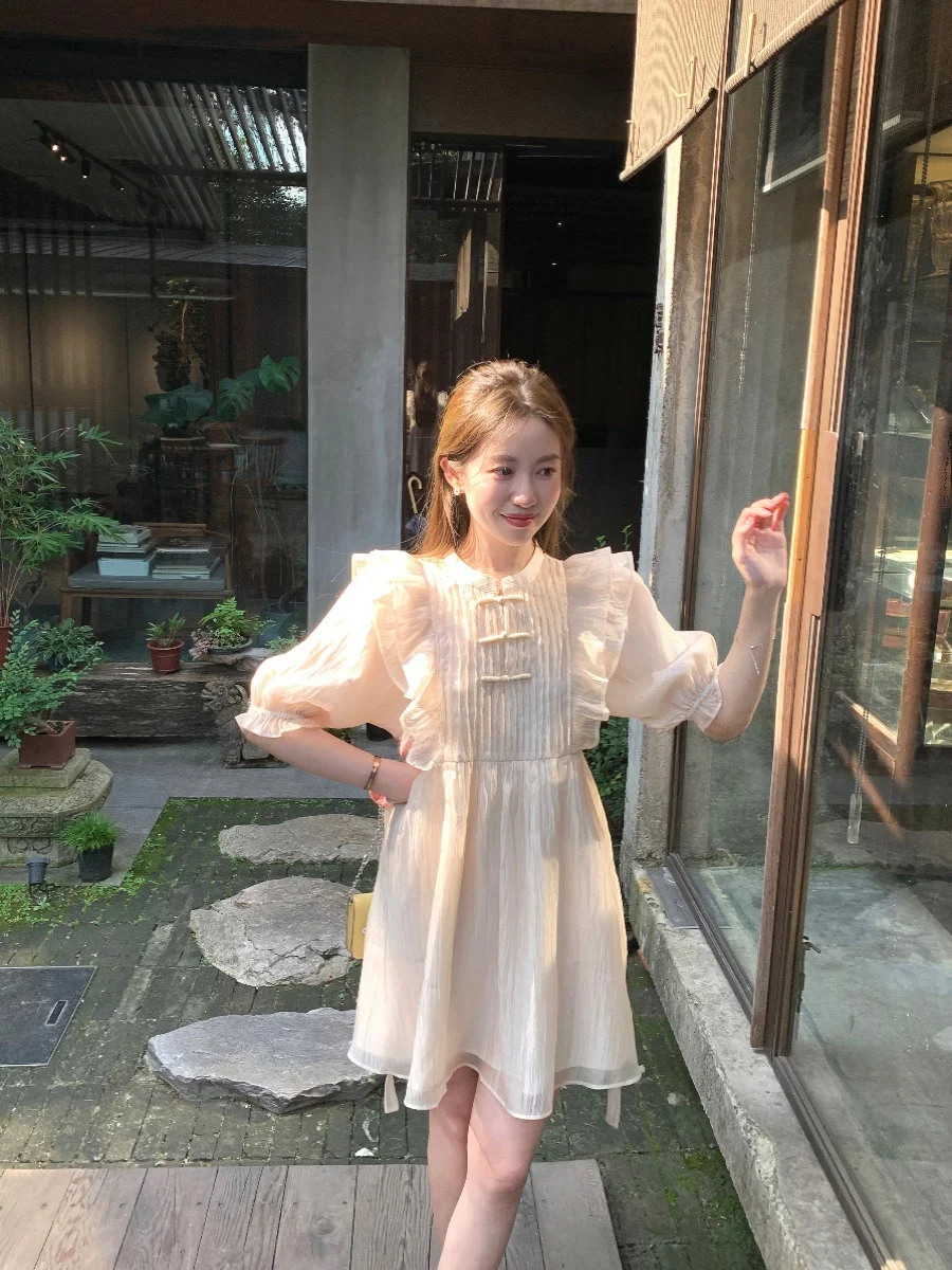 Ele ort Skirt Qipao Dr with Button Detail in Light Tawny New Chinese Sle Heavy Work Embroidery High Waist A-Line D...
Ele ort Skirt Qipao Dr with Button Detail in Light Tawny New Chinese Sle Heavy Work Embroidery High Waist A-Line D...