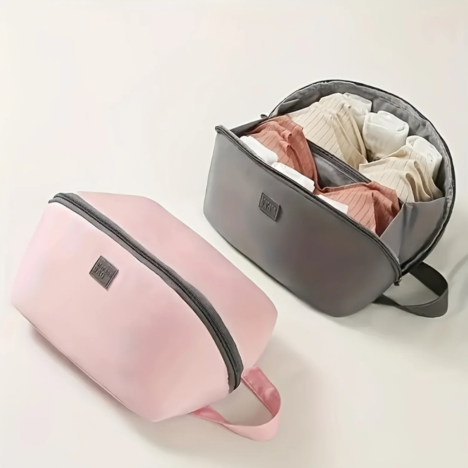 2pcs Couple Travel Clothing Zipper Bag, Lightweight Large-Capacity Underwear Bag, Dustproof Clothing Protection ag
2pcs Couple Travel Clothing Zipper Bag, Lightweight Large-Capacity Underwear Bag, Dustproof Clothing Protection ag