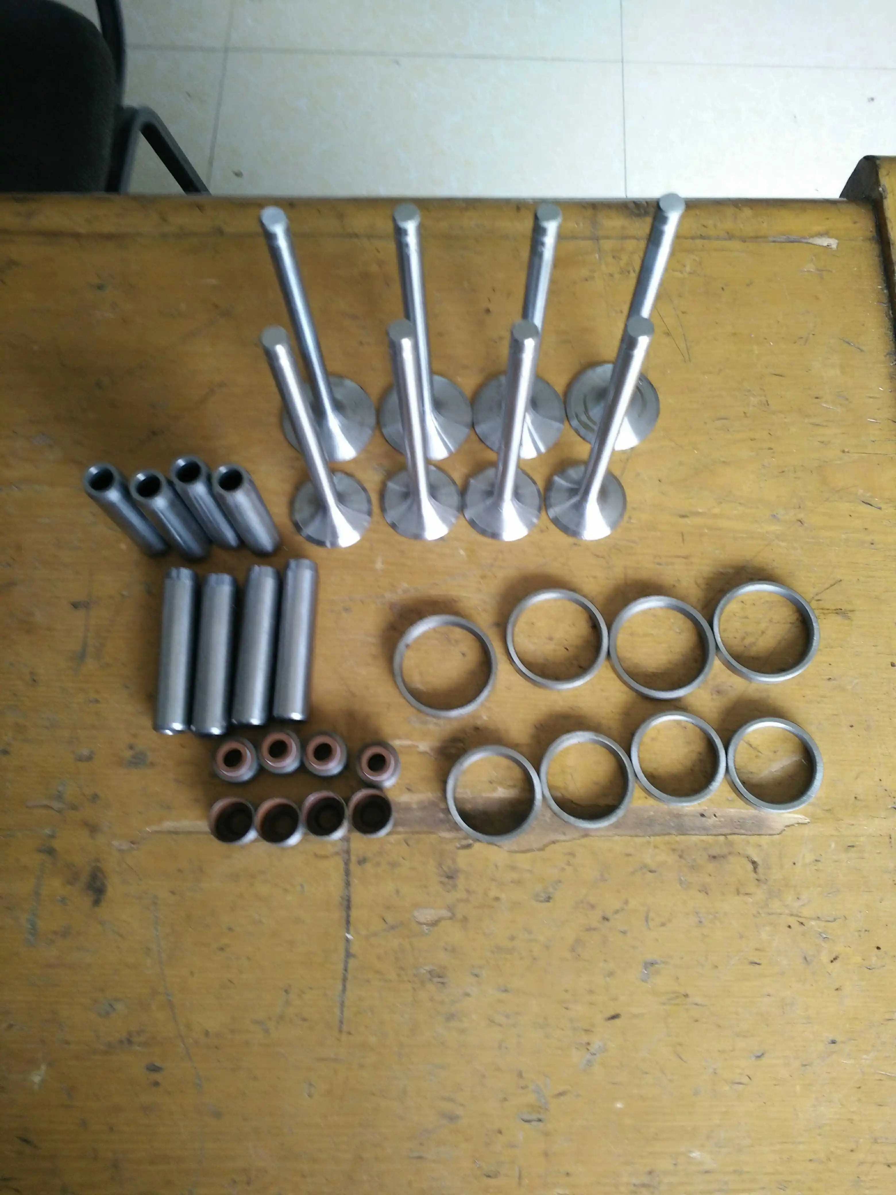 1 set Original inlet and exhaust valve,valve oil seat,valve guide,valve seals for R4105D R4105ZD R4105P/C weifang diesel engine
1 set Original inlet and exhaust valve,valve oil seat,valve guide,valve seals for R4105D R4105ZD R4105P/C weifang diesel engine