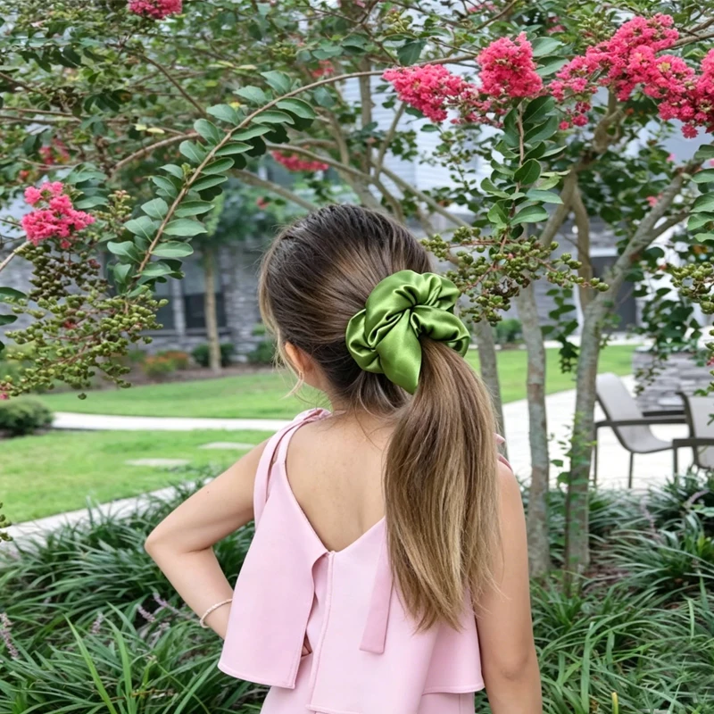 30 Momme Mulberry Silk Scrunchies Hair Accessories100% Silk for Hair Sleep No Crease Oversized scrunchy Wedding Hair band
30 Momme Mulberry Silk Scrunchies Hair Accessories100% Silk for Hair Sleep No Crease Oversized scrunchy Wedding Hair band