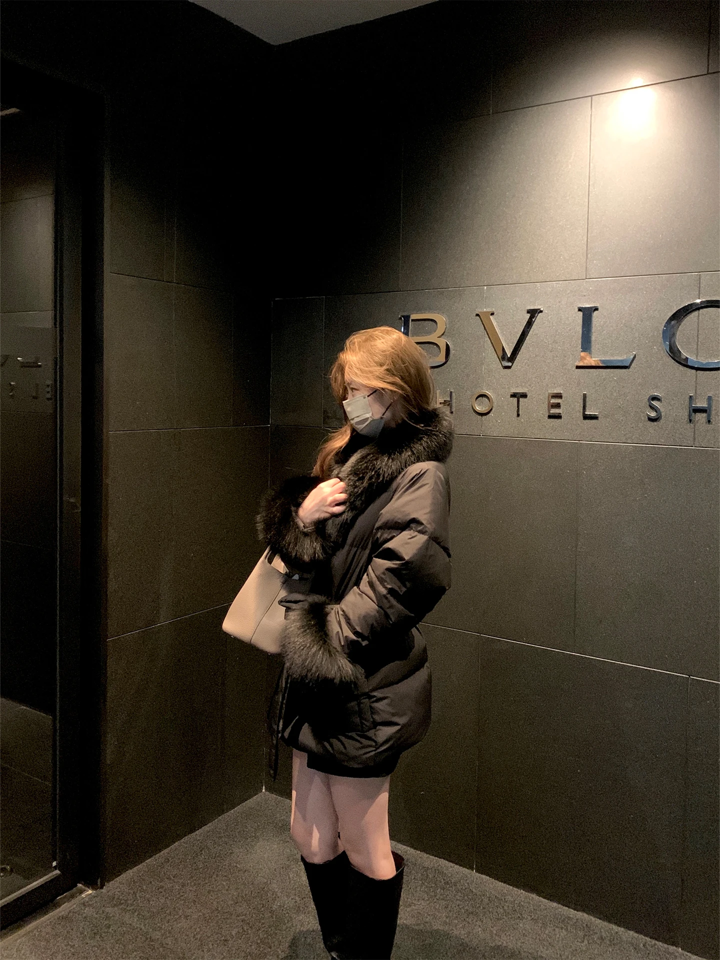 XXIIUU White Tea Fur Jacket Snow Collar Waist-Cinching Warmth Outerwear Korean Style Loose Fit Duck down Filled Coat
XXIIUU White Tea Fur Jacket Snow Collar Waist-Cinching Warmth Outerwear Korean Style Loose Fit Duck down Filled Coat