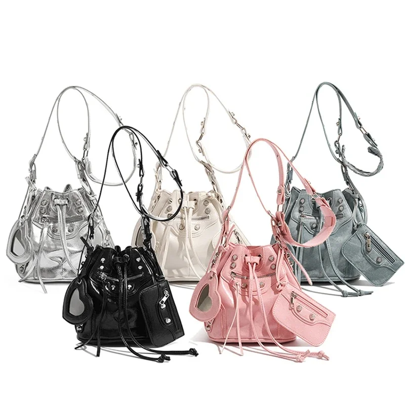 2026 Crossbody Bag Female New Heavy Industry Locomotive Wind Rivet Tide Pump With Bucket Bag Fashionable Shoulder Bag
2026 Crossbody Bag Female New Heavy Industry Locomotive Wind Rivet Tide Pump With Bucket Bag Fashionable Shoulder Bag