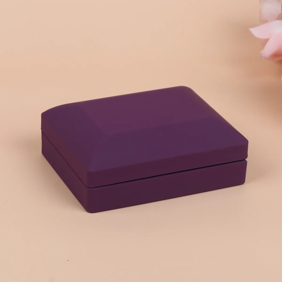 LED Jewelry Box Necklace Case Purple Holder Durable Healthy Gift Boxes LED Lighted Dustproof Scratch Resistance Premium Material
LED Jewelry Box Necklace Case Purple Holder Durable Healthy Gift Boxes LED Lighted Dustproof Scratch Resistance Premium Material