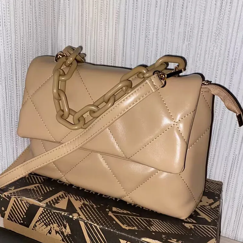 Women Soft PU Leather Crossbody Bags Embroidery Thread Flap Bag Luxury Designer Branded Trending Chain Shoulder Handbags Purse
Women Soft PU Leather Crossbody Bags Embroidery Thread Flap Bag Luxury Designer Branded Trending Chain Shoulder Handbags Purse