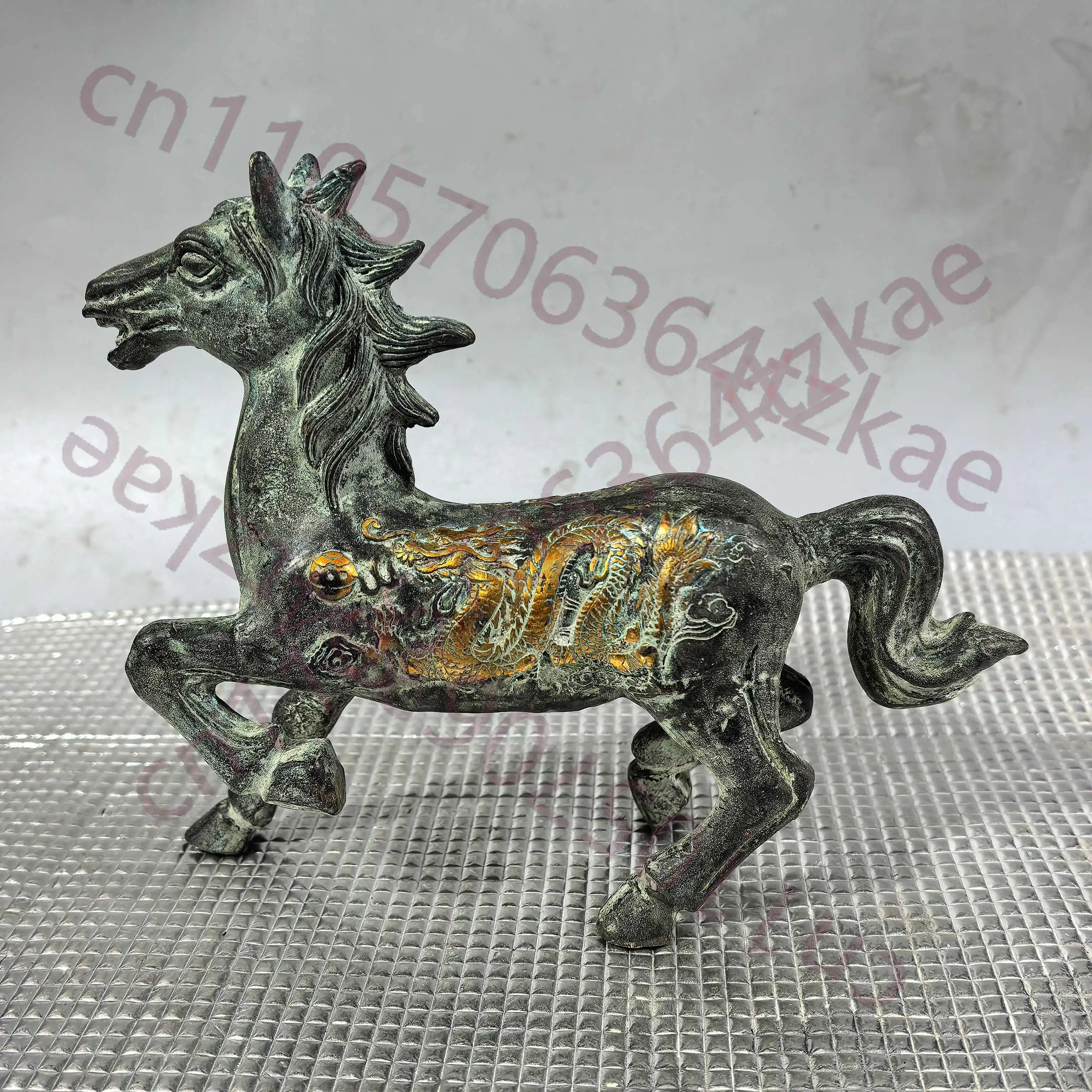Chinese Folk Collection of Copper gilded golden dragon and phoenix as auspicious horse ornaments
Chinese Folk Collection of Copper gilded golden dragon and phoenix as auspicious horse ornaments