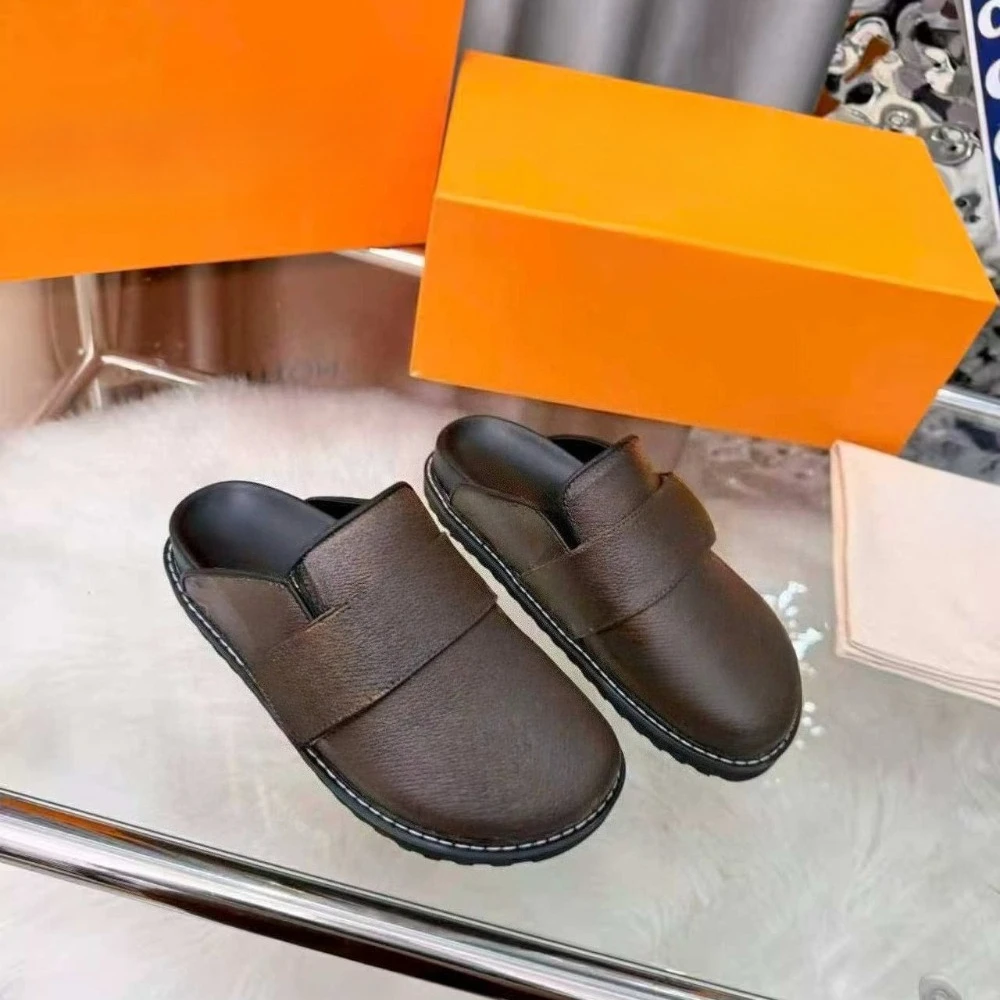 2026 Spring Summer New Unisex Thick Sole Slides Chunky Platform Sandals All-Matching Gorpcore Ugly Chic Maximalist Cushioning Gender-Neutral Design Non-Slip Rubber Sole for Men Women Couples Beach Resort Daily Errands Outfit Streetwear Essential
2026 Spring Summer New Unisex Thick Sole Slides Chunky Platform Sandals All-Matching Gorpcore Ugly Chic Maximalist Cushioning Gender-Neutral Design Non-Slip Rubber Sole for Men Women Couples Beach Resort Daily Errands Outfit Streetwear Essential