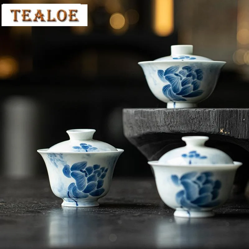 110ml Hand Drawn Lotus Cover Bowl Blue and White Porcelain Art Gaiwan Traditional Anti Scald Tea Tureen Tea Brewing Cafes Gifts
110ml Hand Drawn Lotus Cover Bowl Blue and White Porcelain Art Gaiwan Traditional Anti Scald Tea Tureen Tea Brewing Cafes Gifts