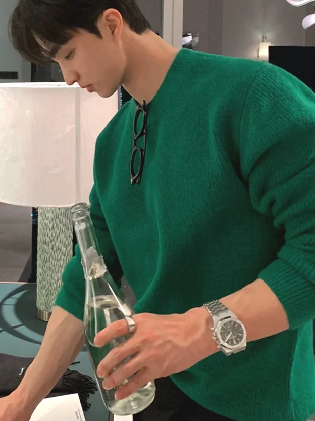 Korean Style Men's Green Knitted Long Sleeve Slim Fit Sweatshirt Thin Core Yarn Modal Breathable Comfortable Casual Wear
Korean Style Men's Green Knitted Long Sleeve Slim Fit Sweatshirt Thin Core Yarn Modal Breathable Comfortable Casual Wear