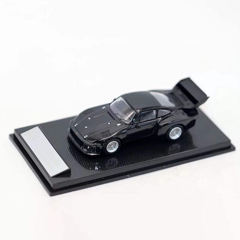 Diecast 1:64 Scale 935 Alloy Car Model Holiday Collection & Gift & Souvenir Display Toy
Diecast 1:64 Scale 935 Alloy Car Model Holiday Collection & Gift & Souvenir Display Toy