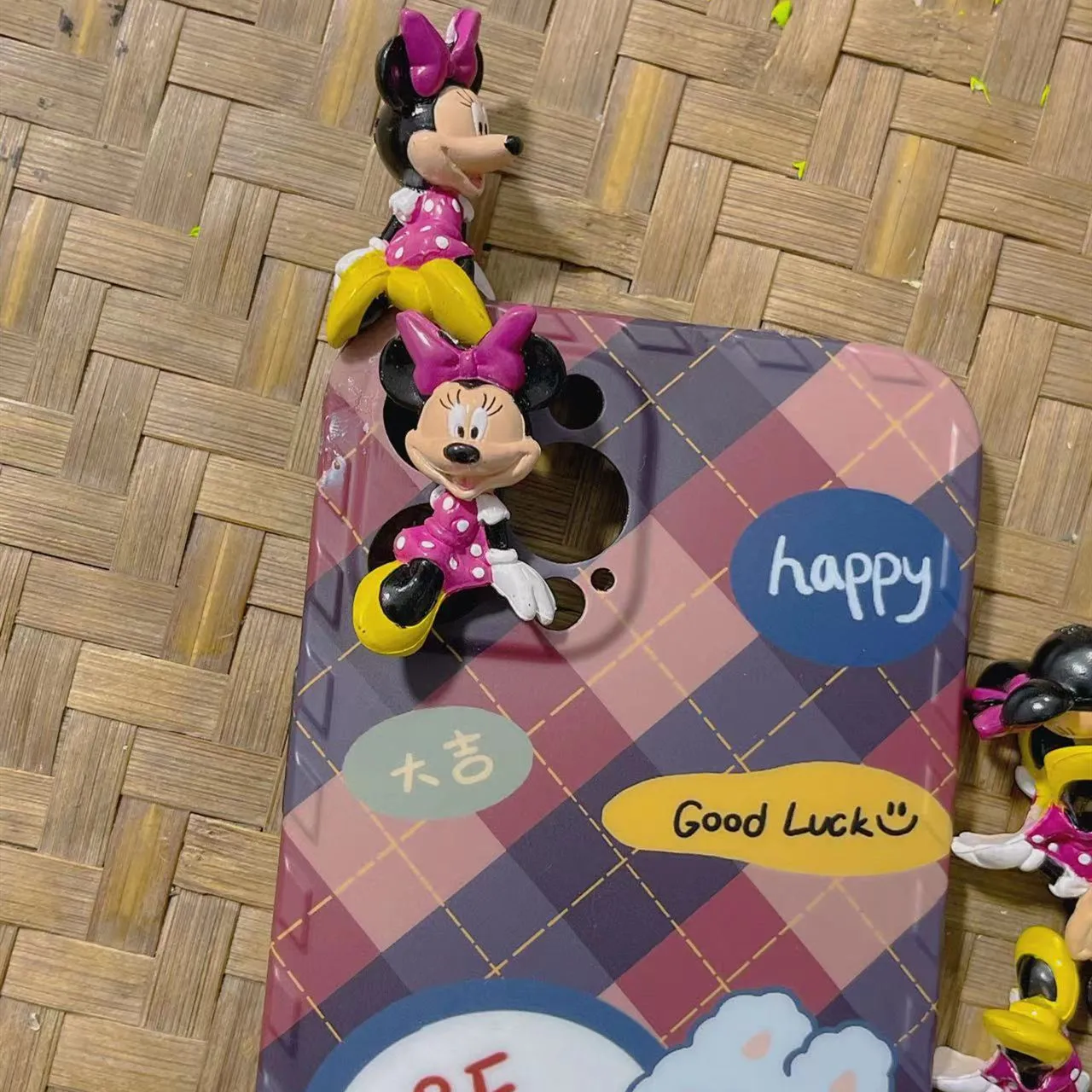 100PCS 5-6cm Disney Minnie Mouse PVC solid material DIY ornaments
100PCS 5-6cm Disney Minnie Mouse PVC solid material DIY ornaments