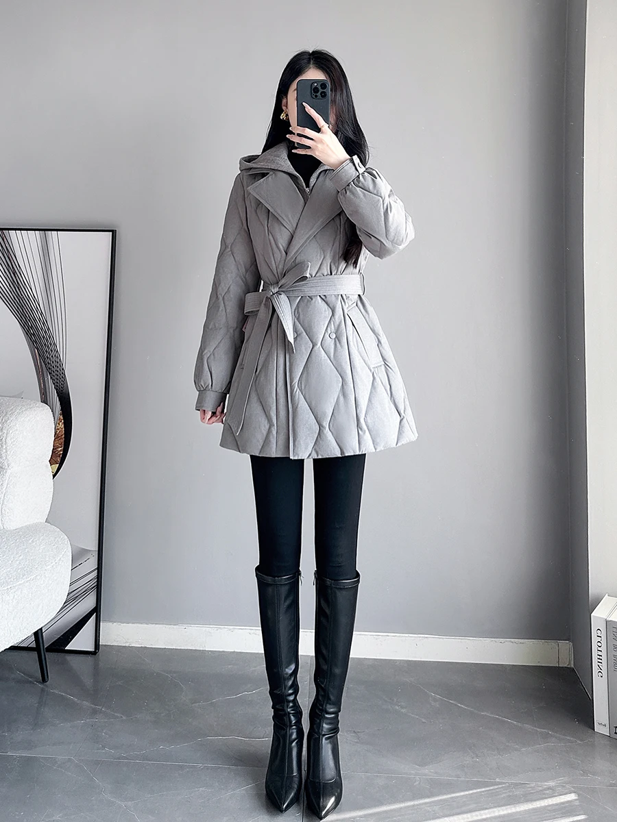 Модная женская пуховая куртка средней длины с отстегивающимся воротником в корейском стиле для повседневной носки, защита от ветра, новинка зимы 2025
Модная женская пуховая куртка средней длины с отстегивающимся воротником в корейском стиле для повседневной носки, защита от ветра, новинка зимы 2025