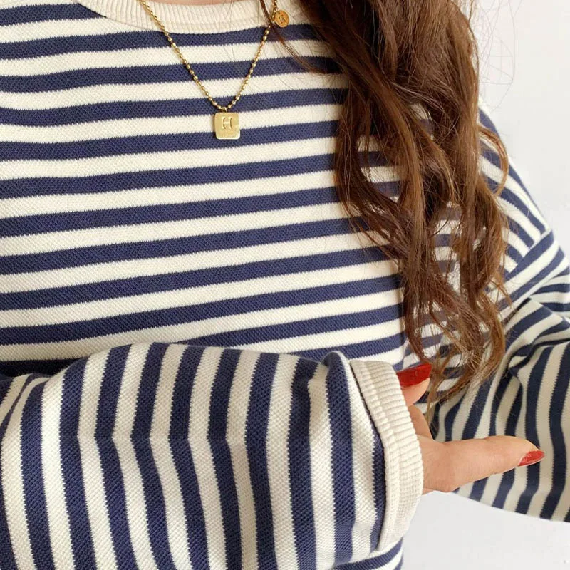 2024 Autumn Casual Striped Pullovers Women Knitted Cotton Sweatshirts Female Long-sleeved Loose Tops Tee Shirt Femme
2024 Autumn Casual Striped Pullovers Women Knitted Cotton Sweatshirts Female Long-sleeved Loose Tops Tee Shirt Femme