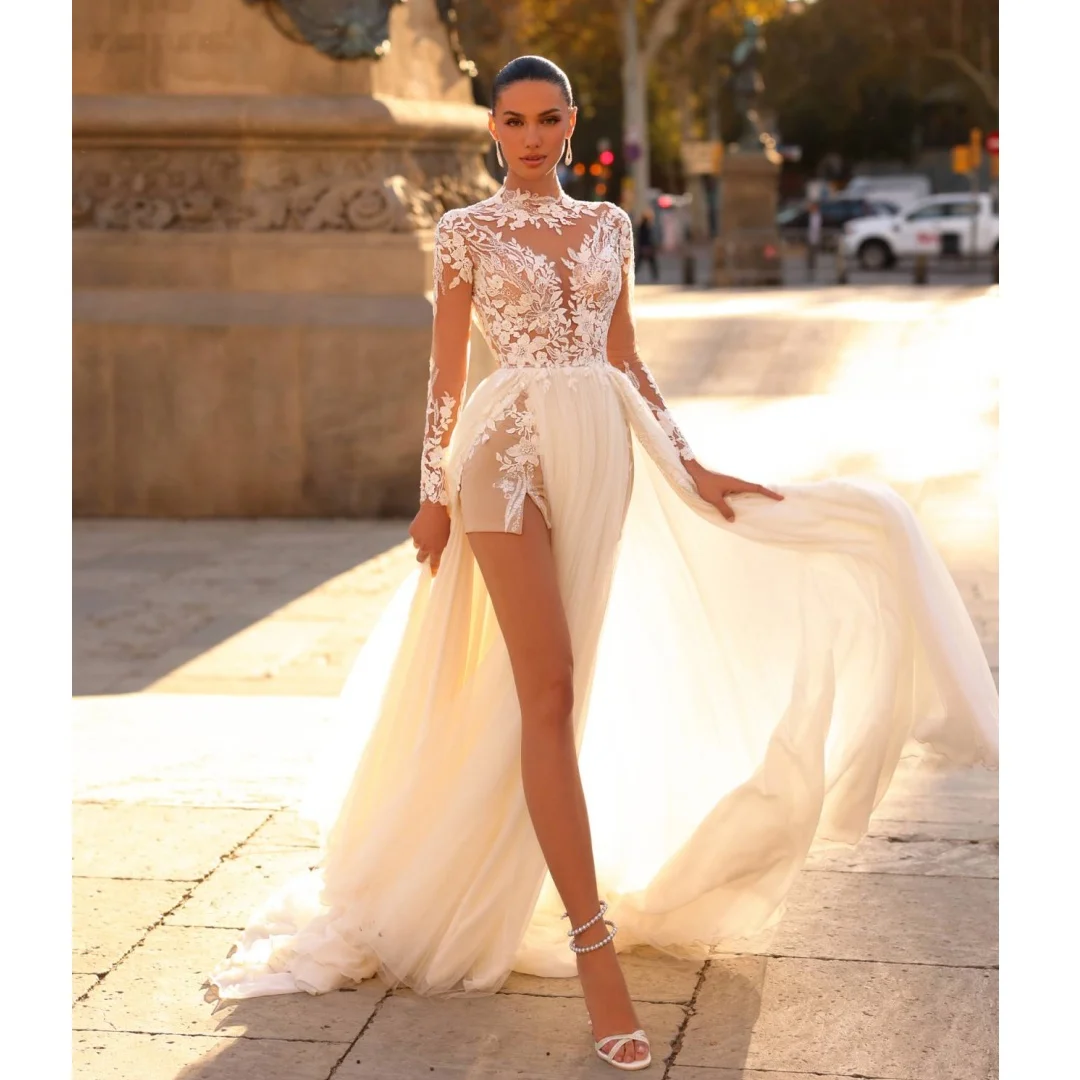 Long Sleeves Backless Wedding Dresses A Line Slits Bridal Gown Lace Appliques Boho Party Dress Beach robe de mariée Customized
Long Sleeves Backless Wedding Dresses A Line Slits Bridal Gown Lace Appliques Boho Party Dress Beach robe de mariée Customized
