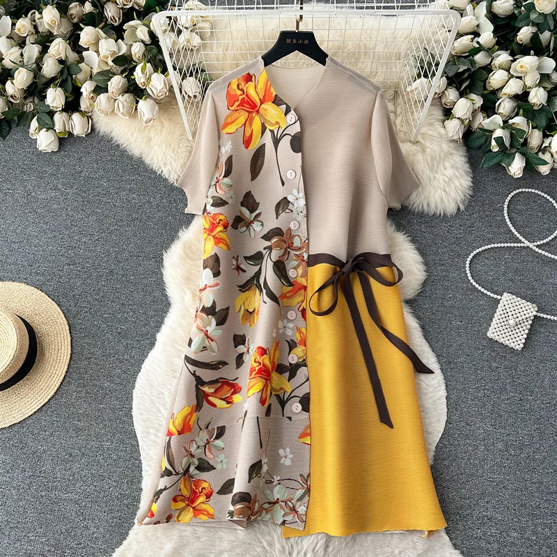 Summer New Loose Print V-Neck Dress Women's Lace up Splicing design Slim Long Dress
Summer New Loose Print V-Neck Dress Women's Lace up Splicing design Slim Long Dress