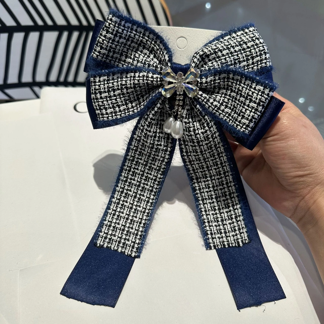 Korean Hair Accessories With High-end Feel Checkered Fabric Spring Clip Plush Bow Ribbon Sweet Temperament Women's Hair Clip
Korean Hair Accessories With High-end Feel Checkered Fabric Spring Clip Plush Bow Ribbon Sweet Temperament Women's Hair Clip