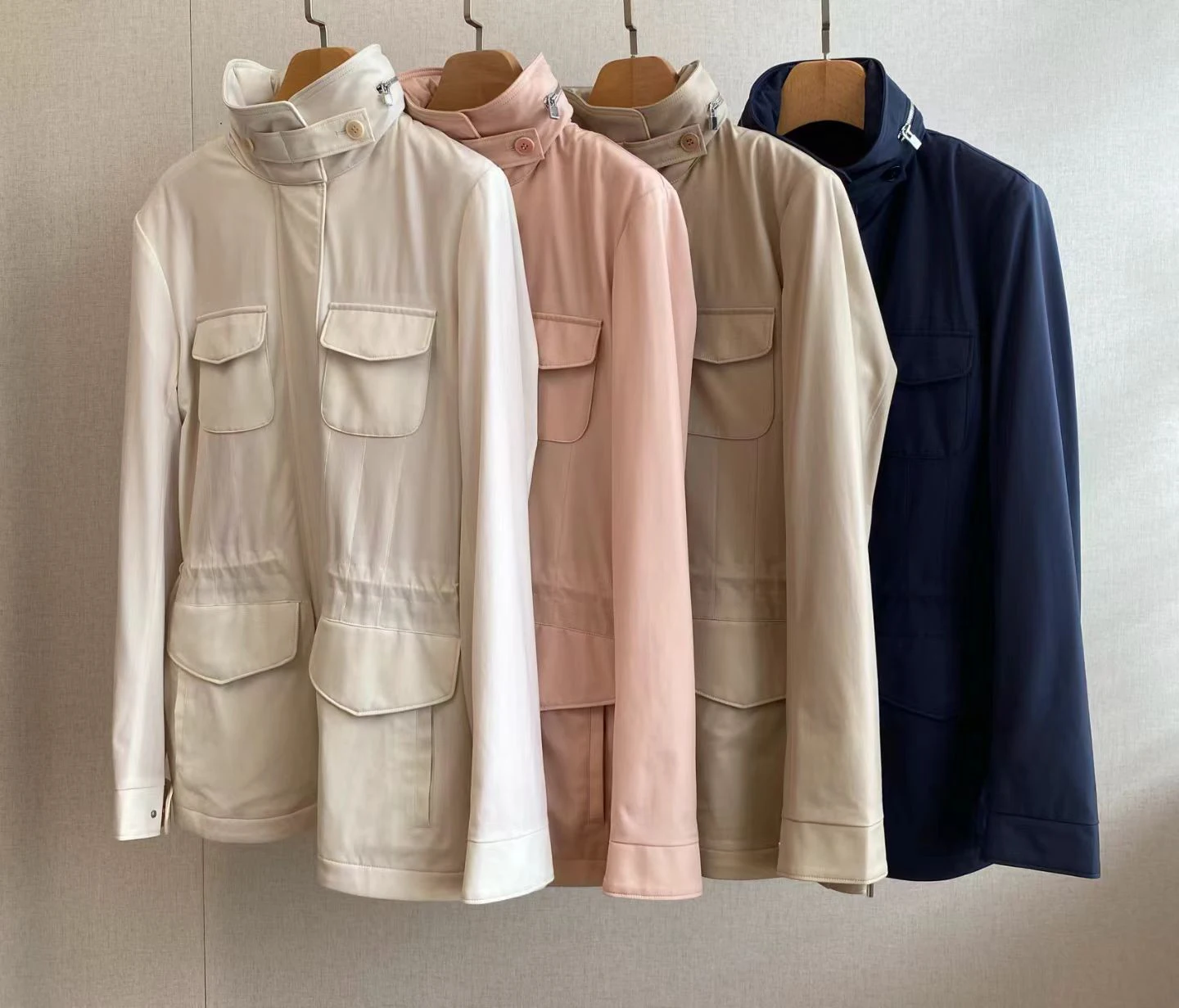 New Spring 2026 Hooded Windproof Jacket Waterproof Loose Fit Jacket Top Detachable Hat High Quality Imple Comfortable
New Spring 2026 Hooded Windproof Jacket Waterproof Loose Fit Jacket Top Detachable Hat High Quality Imple Comfortable