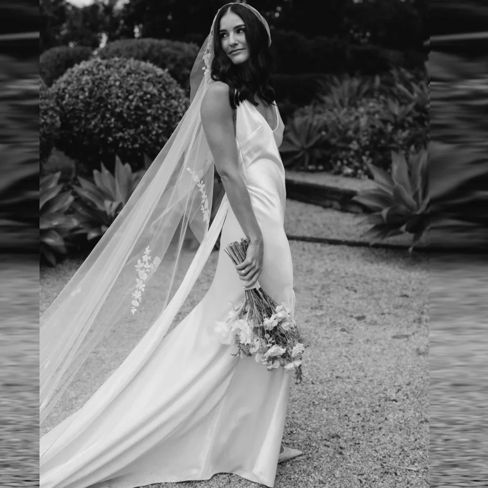 SONDR Popular V Neck Wedding Dresses Elegant Sexy Backless Vestido De Noiva Mermaid Ivory Satin Women Bridal Dresses Factory
SONDR Popular V Neck Wedding Dresses Elegant Sexy Backless Vestido De Noiva Mermaid Ivory Satin Women Bridal Dresses Factory