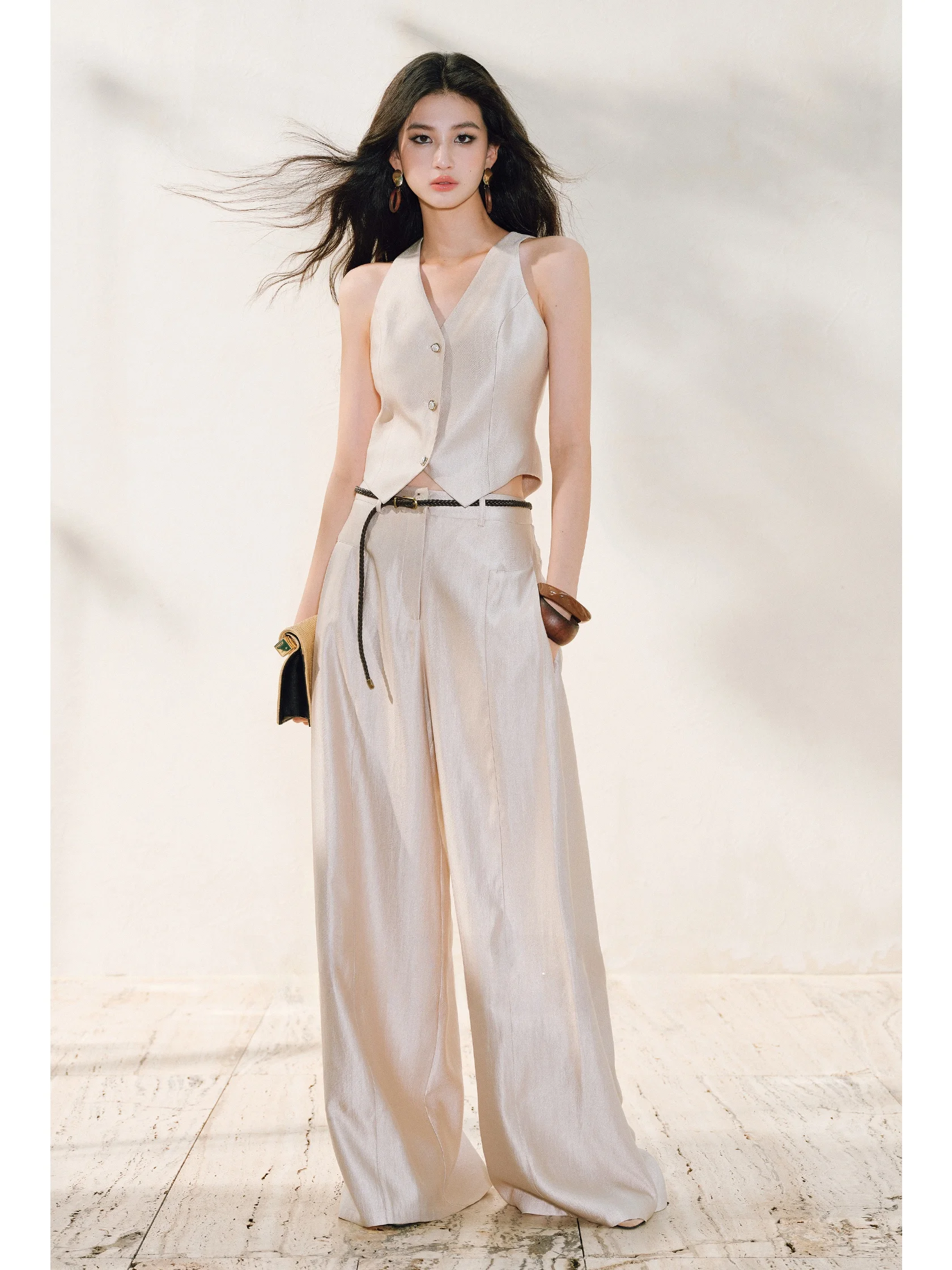 Wangxo Silk Satin Slimming Pleated Wide Leg Pants Set V-Neck Vest & Pants Buttoning Fashionable Two-Piece Suit
Wangxo Silk Satin Slimming Pleated Wide Leg Pants Set V-Neck Vest & Pants Buttoning Fashionable Two-Piece Suit