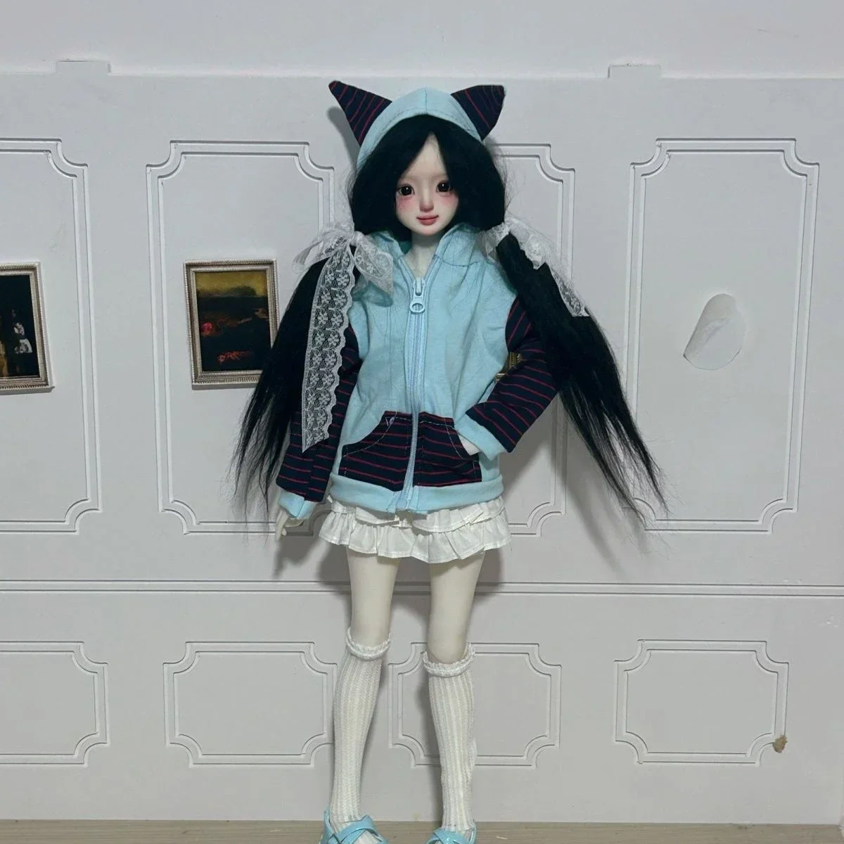 Новая кукольная одежда 1/4, костюм, куртка, жилет, юбка, носки для 45 см, кукла Bjd, игрушка для девочек, платье, игровой домик, модные аксессуары для кукол
Новая кукольная одежда 1/4, костюм, куртка, жилет, юбка, носки для 45 см, кукла Bjd, игрушка для девочек, платье, игровой домик, модные аксессуары для кукол