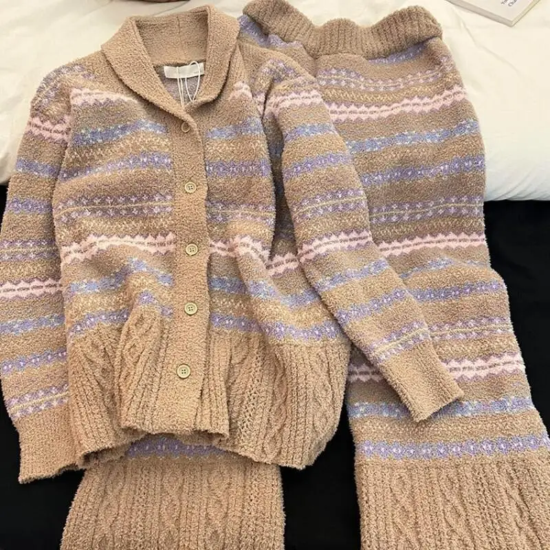 Зимние женские пижамы, удобная одежда для сна, ретро на флисовой подкладке, утепленный, сохраняющий тепло, осенний пижамный комплект, домашняя одежда, комплект из двух предметов
Зимние женские пижамы, удобная одежда для сна, ретро на флисовой подкладке, утепленный, сохраняющий тепло, осенний пижамный комплект, домашняя одежда, комплект из двух предметов