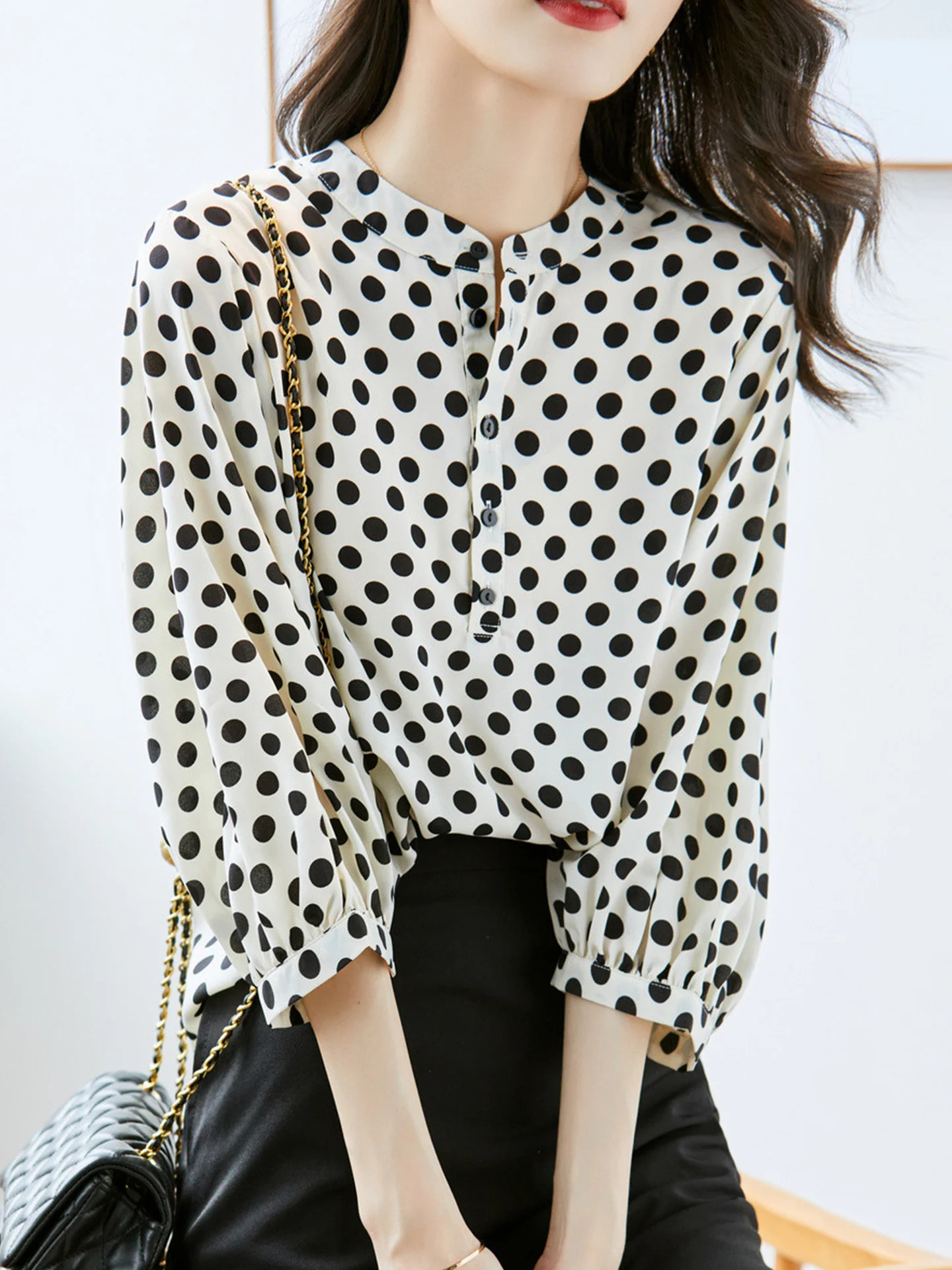Ele Polka Dot Silk Blouse with awl Collar And 7/8 Sves for Commuting Korean Sle Straight Cut Faionable Spring Au...
Ele Polka Dot Silk Blouse with awl Collar And 7/8 Sves for Commuting Korean Sle Straight Cut Faionable Spring Au...