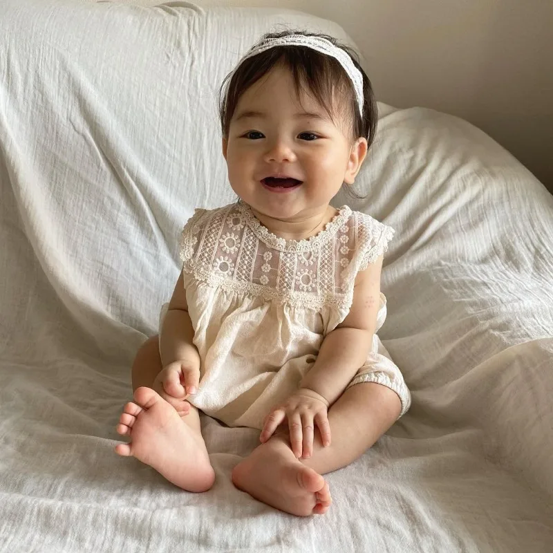ZOETOPKID Baby Lace Bodysuit and Fashion Hairband Summer Rompers Lace Flower Woven Cotton Girl's One-Piece Princess Clothes
ZOETOPKID Baby Lace Bodysuit and Fashion Hairband Summer Rompers Lace Flower Woven Cotton Girl's One-Piece Princess Clothes