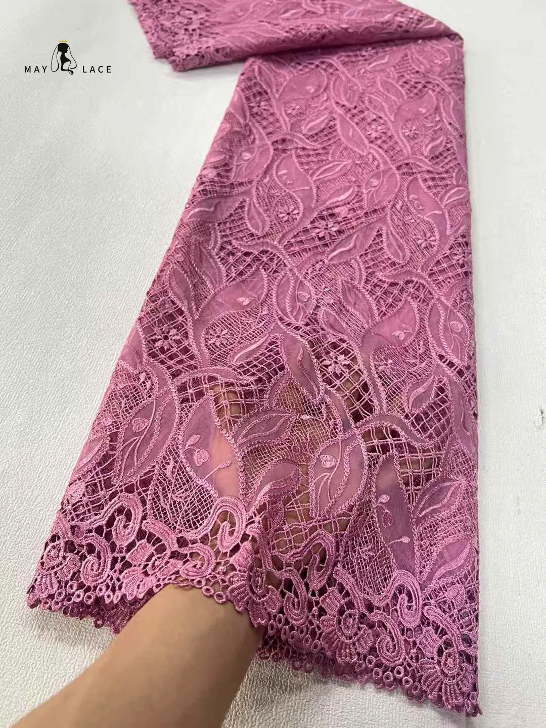 French Milk Silk Cord Lace Fabric 2025 High Quality Luxury African Tulle Sequins Lace Fabric Nigerian Net Bride Wedding Dresses
French Milk Silk Cord Lace Fabric 2025 High Quality Luxury African Tulle Sequins Lace Fabric Nigerian Net Bride Wedding Dresses