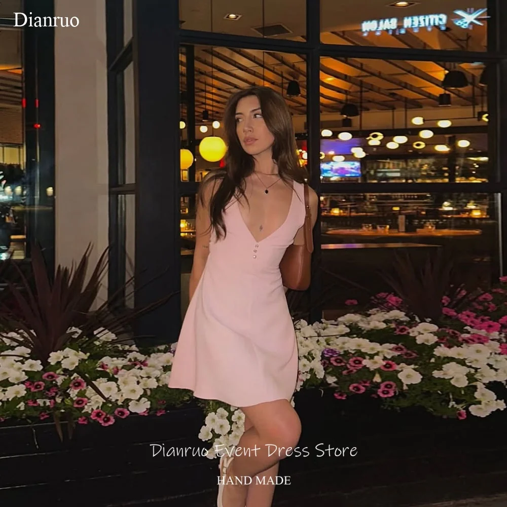 Dianruo Pink Satin Deep V Neck Prom Dresses Sexy Sleeveless Robes Habillées A Line Above Knee Homecoming Dresses Customized
Dianruo Pink Satin Deep V Neck Prom Dresses Sexy Sleeveless Robes Habillées A Line Above Knee Homecoming Dresses Customized
