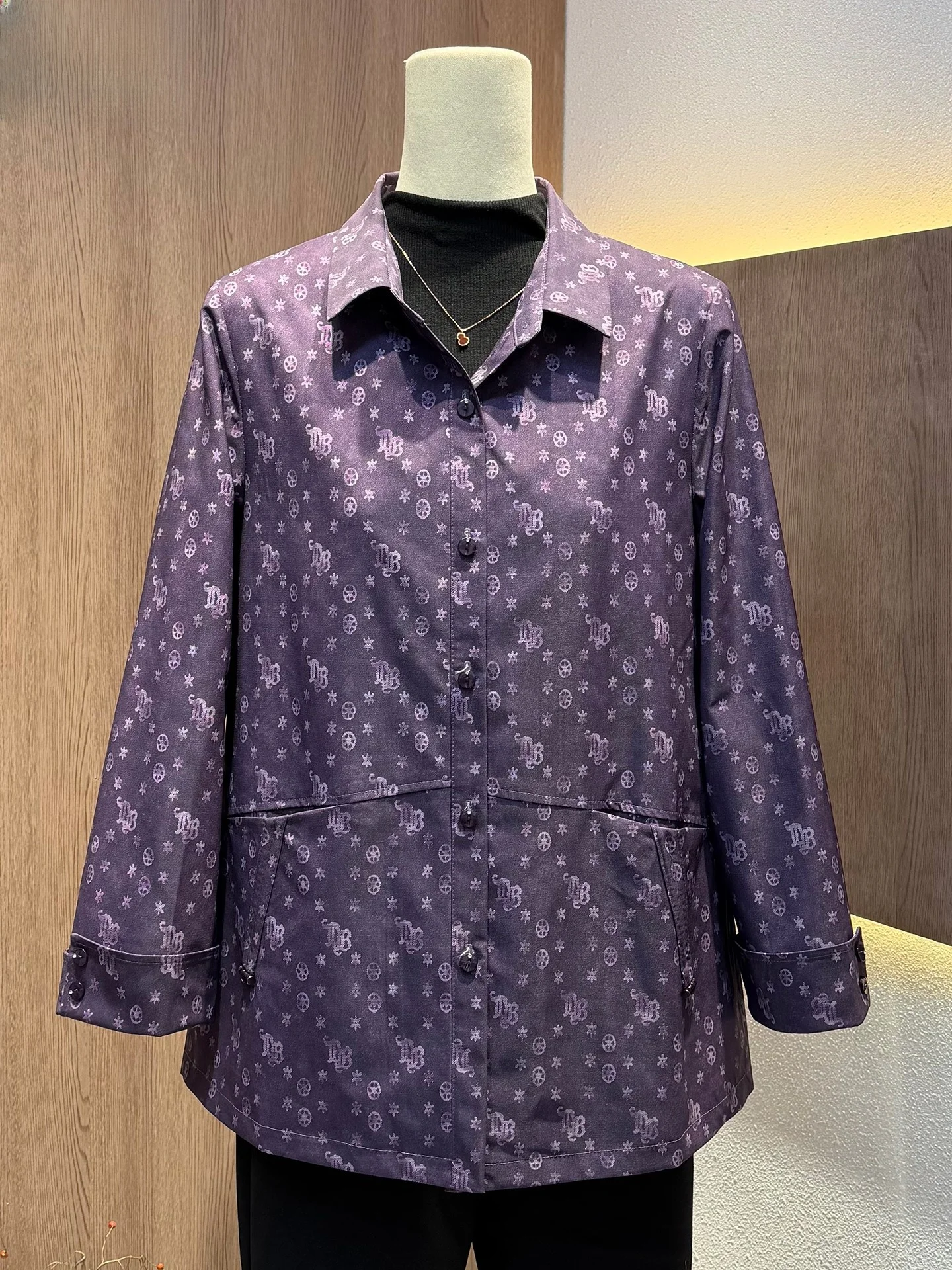 Spring Autumn Faion Printed Long Sve irt Jaet Women's plus Size Loose Fit Cardigan Sle Windbreaker for Middle-Aged...
Spring Autumn Faion Printed Long Sve irt Jaet Women's plus Size Loose Fit Cardigan Sle Windbreaker for Middle-Aged...